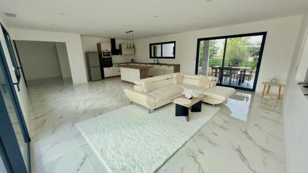 Maison contemporaine 4 pièces avec garage