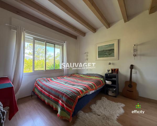 Maison
         7 pièces
        - 176 m² 635 000 € *