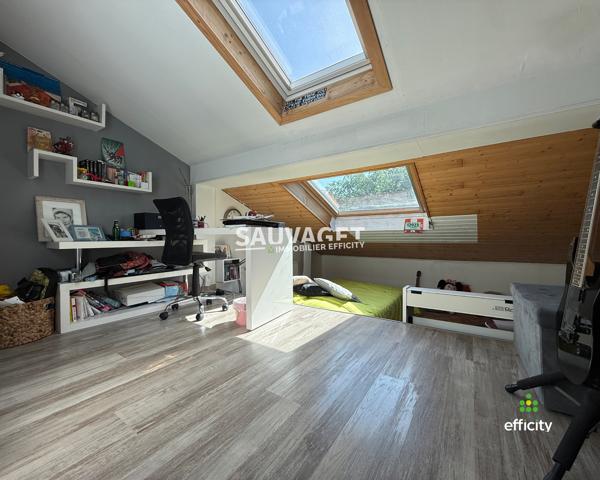 Maison
         7 pièces
        - 176 m² 635 000 € *