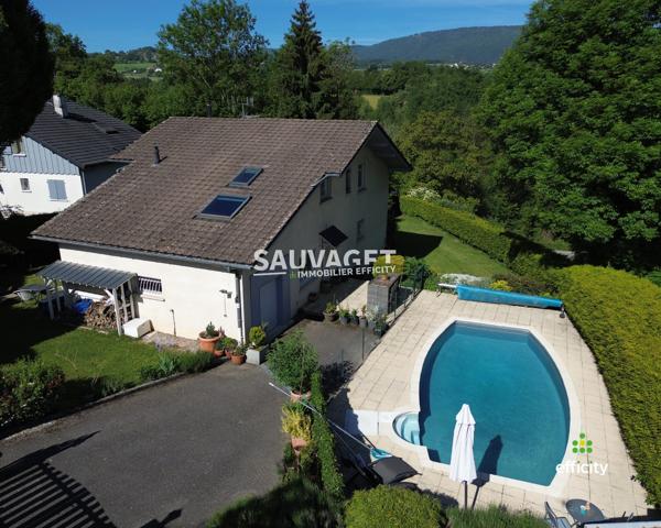 Maison
         7 pièces
        - 176 m² 635 000 € *
