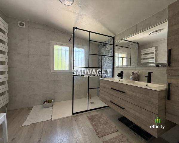 Maison
         7 pièces
        - 176 m² 635 000 € *