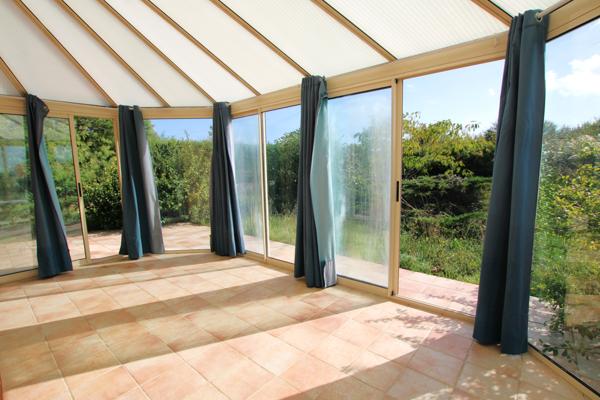 Plain pied non mitoyen sur un terrain de 1385 m²