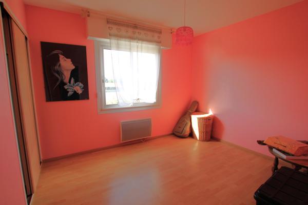 Plain pied non mitoyen sur un terrain de 1385 m²