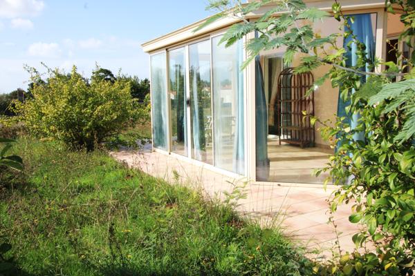 Plain pied non mitoyen sur un terrain de 1385 m²