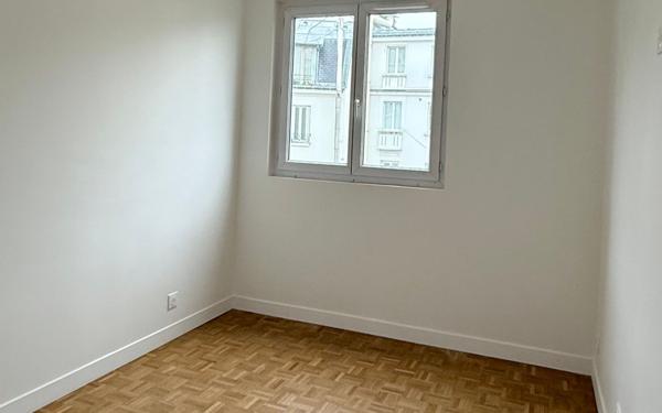 Appartement à vendre    3 pièces • 69 m2 Paris 15