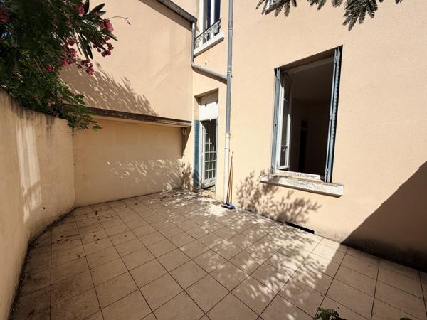 Appartement
         1 pièce
        - 33 m² 199 000 € *
