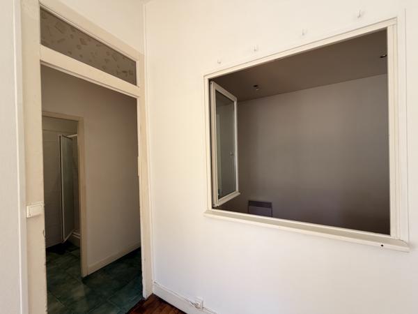 Appartement
         1 pièce
        - 33 m² 189 000 € *