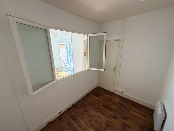 Appartement
         1 pièce
        - 33 m² 189 000 € *