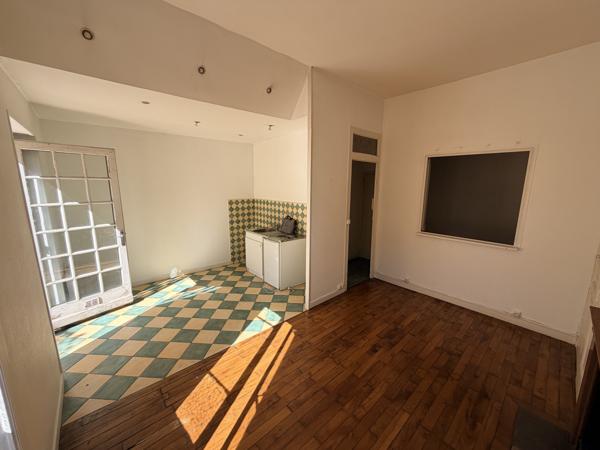 Appartement
         1 pièce
        - 33 m² 199 000 € *