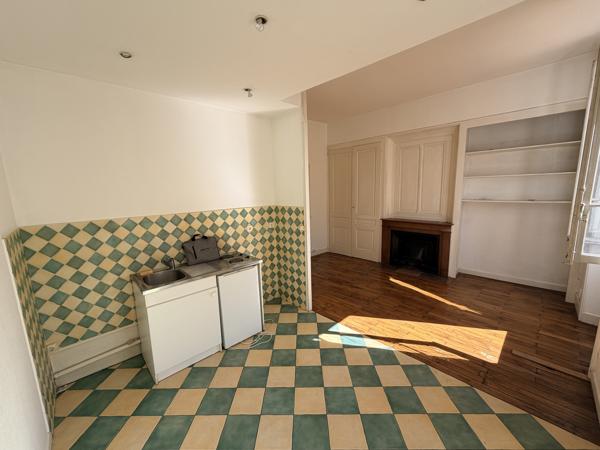 Appartement
         1 pièce
        - 33 m² 199 000 € *