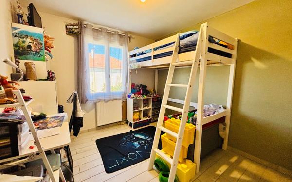 Maison à vendre    6 pièces •  Bours