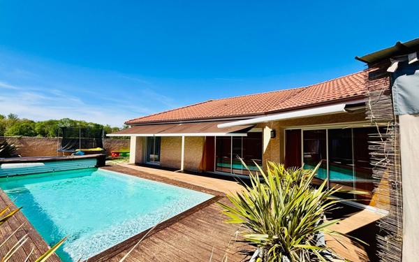 Maison à vendre    6 pièces •  Bours