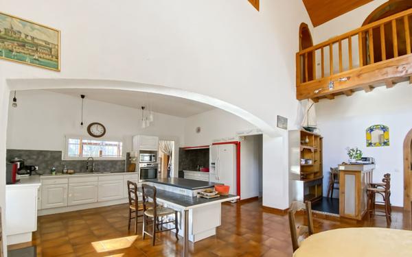 Maison à vendre    5 pièces •  Septfonds