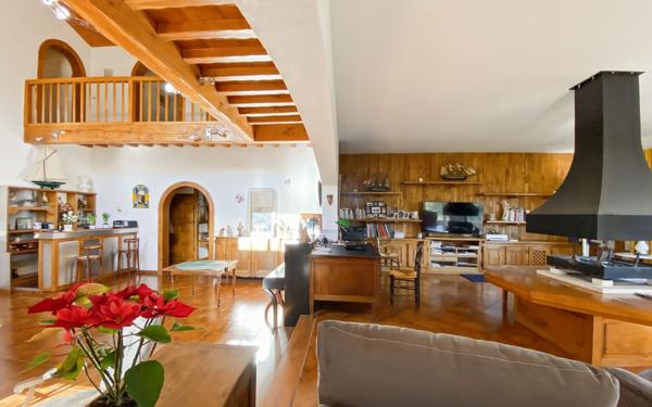 Maison à vendre    5 pièces •  Septfonds