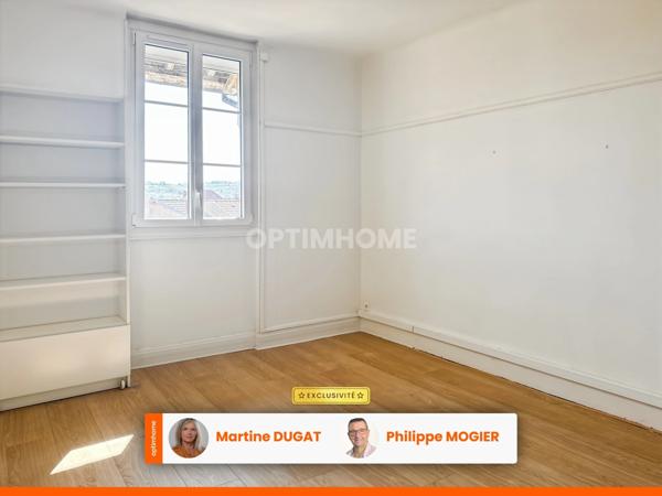 Vichy centre, grand T4 rénové de 112 m2, 2 chambres, ascenseur