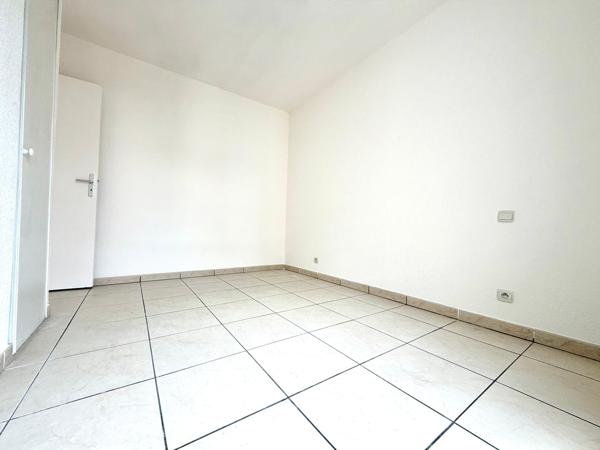 KENNEDY T2 DE 45 m² AVEC TERRASSE, PARKING et CAVE