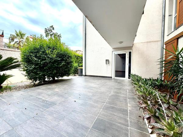 KENNEDY T2 DE 45 m² AVEC TERRASSE, PARKING et CAVE