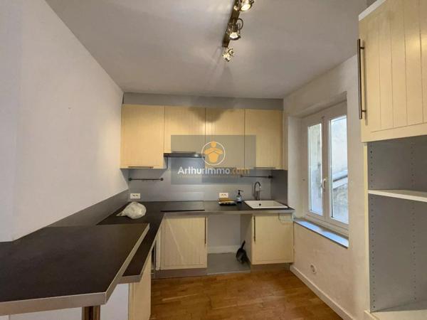 Location                                                      Appartement
                        
                     2 pièces                      37 m2                     à Apt