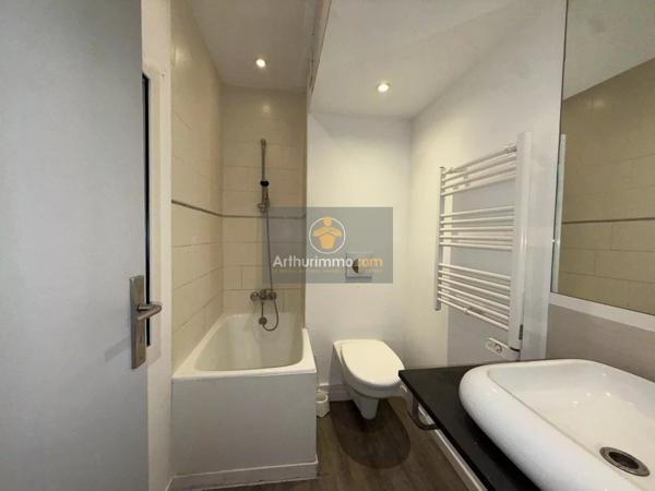 Location                                                      Appartement
                        
                     2 pièces                      37 m2                     à Apt