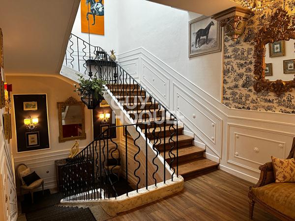 Ouest CARCASSONNE - Maison de caractére 240 m² avec piscine sur terrain paysagé 1.080 m²