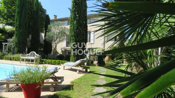 Ouest CARCASSONNE - Maison de caractére 240 m² avec piscine sur terrain paysagé 1.080 m²