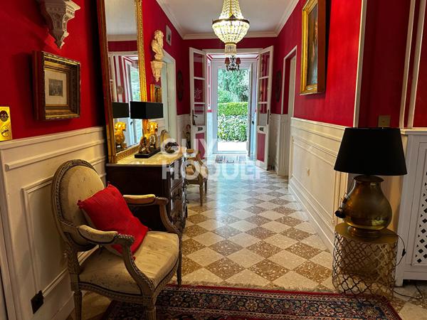 Ouest CARCASSONNE - Maison de caractére 240 m² avec piscine sur terrain paysagé 1.080 m²