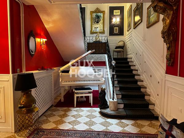 Ouest CARCASSONNE - Maison de caractére 240 m² avec piscine sur terrain paysagé 1.080 m²