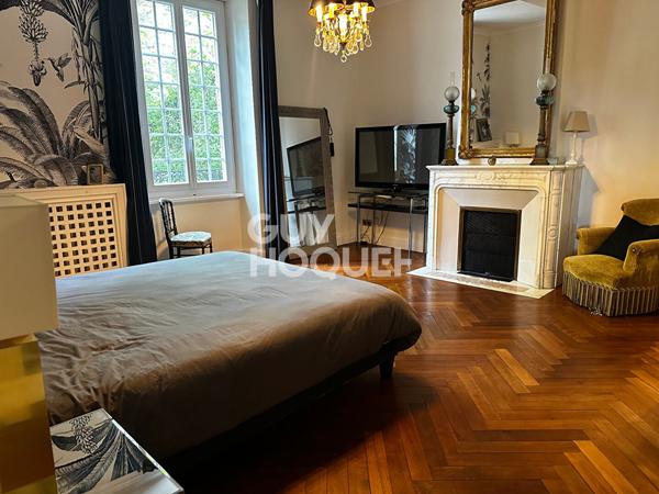 Ouest CARCASSONNE - Maison de caractére 240 m² avec piscine sur terrain paysagé 1.080 m²