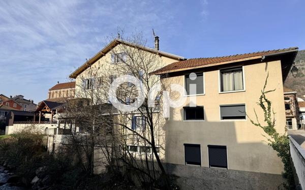 Appartement à vendre    3 pièces • 68,49 m2 Allevard