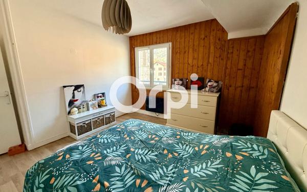 Appartement à vendre    3 pièces • 68,49 m2 Allevard