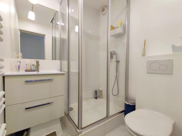 Appartement
         4 pièces
        - 86 m² 820 000 € *