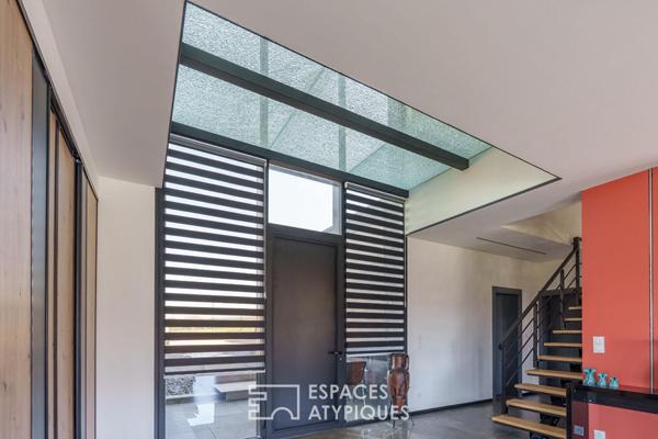Maison d’architecte contemporaine avec vue sur les montagnes
