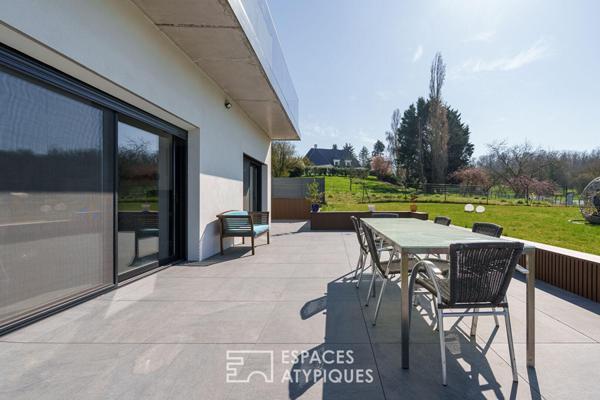 Maison d’architecte contemporaine avec vue sur les montagnes