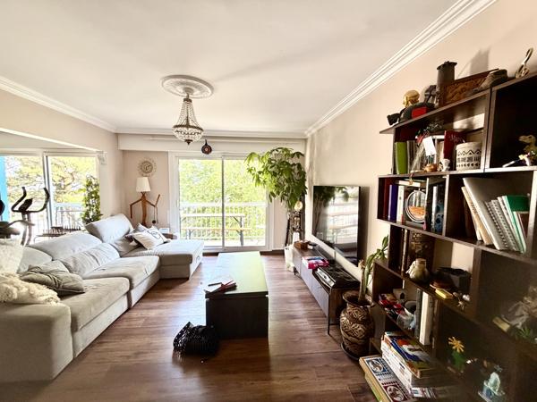 Appartement rénové avec terrasse, garage et parking à vendre – Quartier Albert 1er