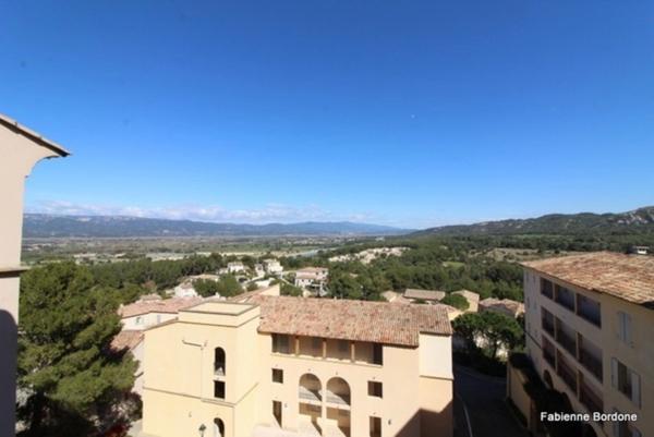 Domaine de Pont royal, BEL APPARTEMENT de 56,7 m2 dernier étage, loggia vue panoramique , parking sous terrain, piscine en résidencePISCINE