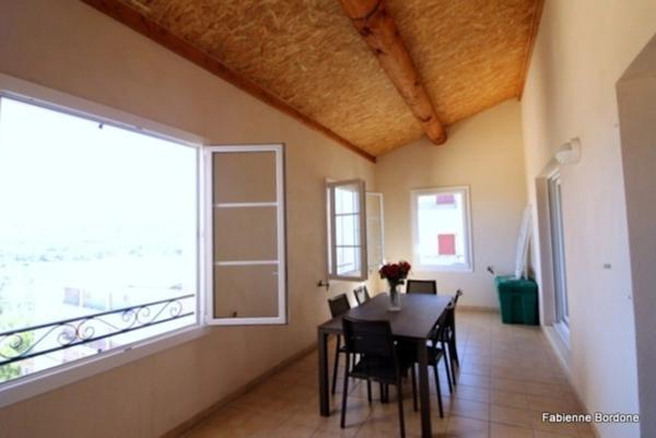 Domaine de Pont royal, BEL APPARTEMENT de 56,7 m2 dernier étage, loggia vue panoramique , parking sous terrain, piscine en résidencePISCINE