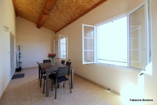 Domaine de Pont royal, BEL APPARTEMENT de 56,7 m2 dernier étage, loggia vue panoramique , parking sous terrain, piscine en résidencePISCINE