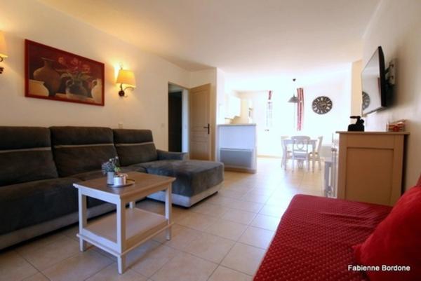 Domaine de Pont royal, BEL APPARTEMENT de 56,7 m2 dernier étage, loggia vue panoramique , parking sous terrain, piscine en résidencePISCINE