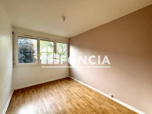 Location Appartement 2 pièces 43 m² - St Etienne Du Rouvray 76800