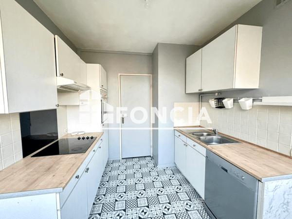 Location Appartement 2 pièces 43 m² - St Etienne Du Rouvray 76800