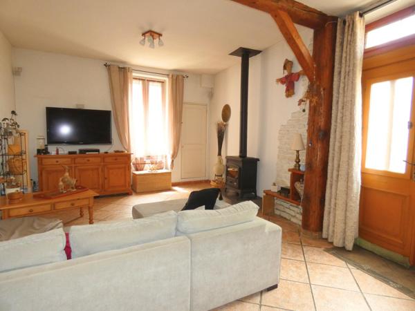 Ravissante maison de village de 101m² avec 3 chambres et un garage moto/vélo