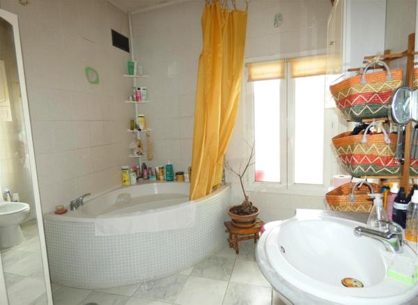 Ravissante maison de village de 101m² avec 3 chambres et un garage moto/vélo