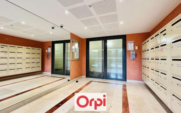 Appartement à vendre    2 pièces • 39,96 m2 Dammarie-les-Lys