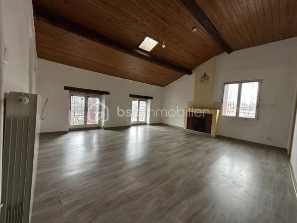 Maison traditionnelle de 239 m²