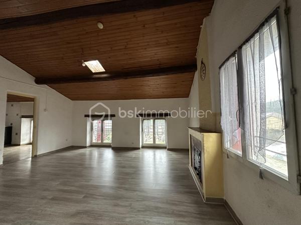 Maison traditionnelle de 239 m²