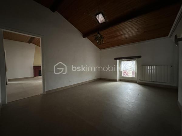 Maison traditionnelle de 239 m²