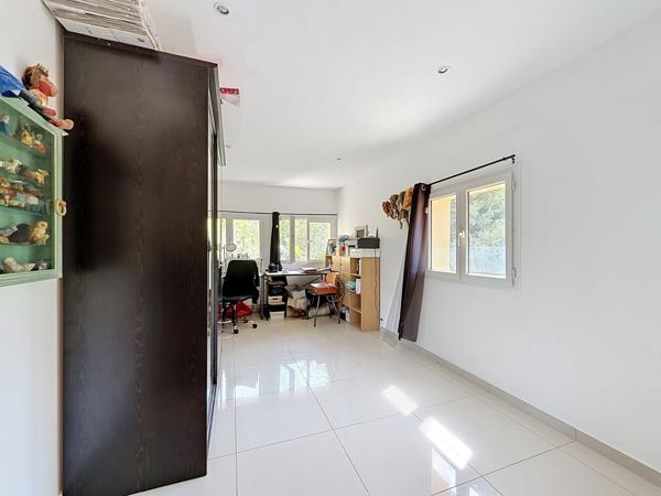 Maison
         4 pièces
        - 122 m² Exclusivité 494 000 € *