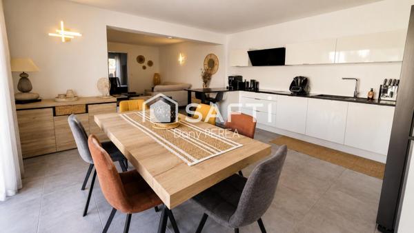 Appartement avec jardin terrasse et garage à deux pas de la mer.