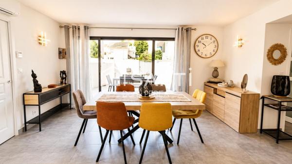 Appartement avec jardin terrasse et garage à deux pas de la mer.