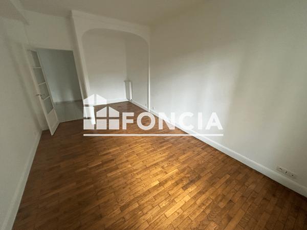 Location Appartement 2 pièces 60 m² - 9 D PLACE SAINT BRUNO Grenoble 38000